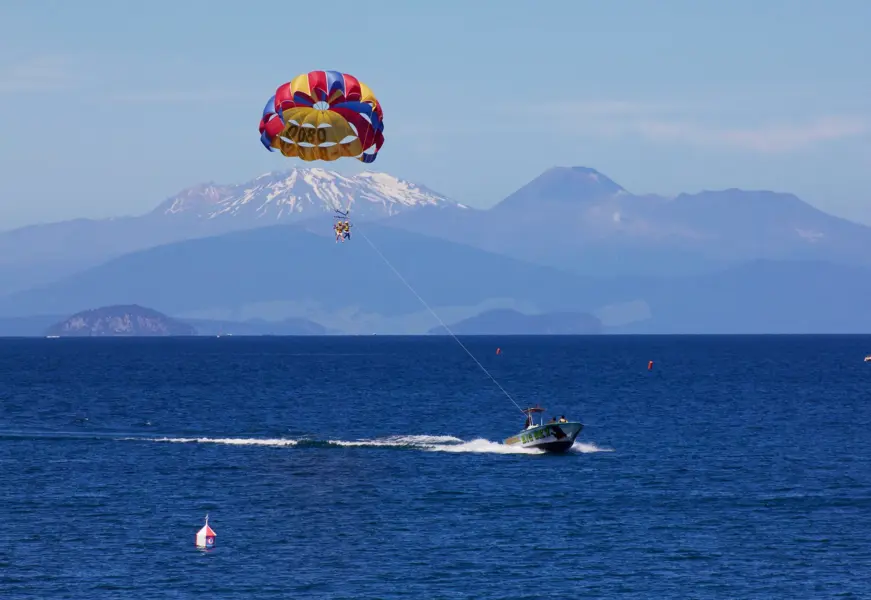 Taupo Parasail Mountains